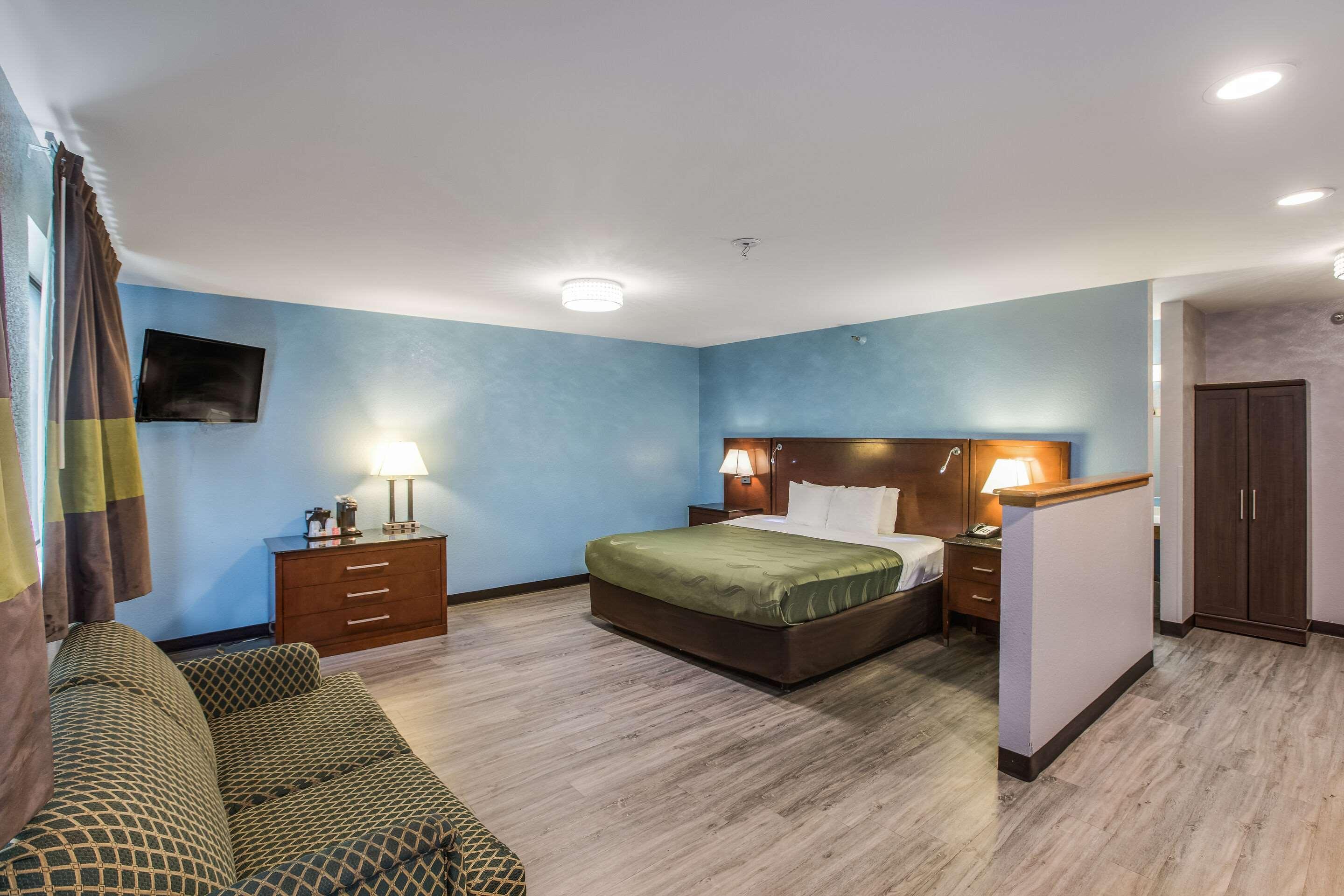 Inn Quality Atlanta Airport-central
