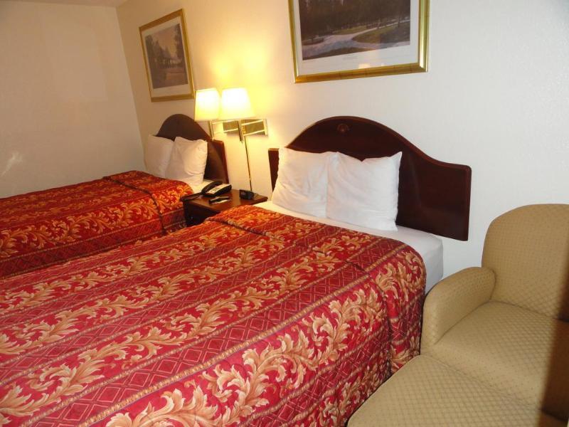Inn Quality Atlanta Airport-central 2*